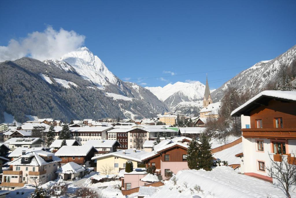 Ferienhaus Sonnenhang Matrei in Osttirol Bagian luar foto