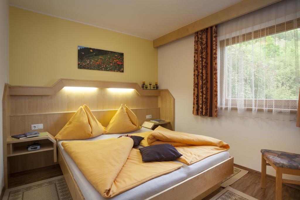 Ferienhaus Sonnenhang Matrei in Osttirol Bagian luar foto